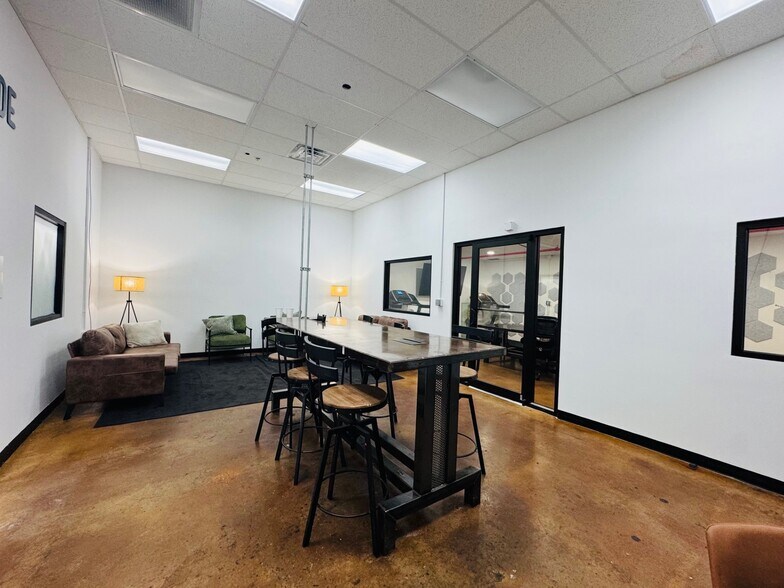 More Photos Of 4843 Victor St, Jacksonville Manufacturing For Sale