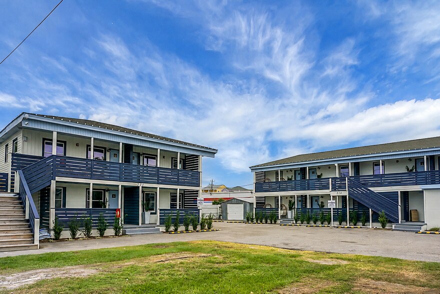 More Photos Of 213 Raleigh Ave, Carolina Beach Hotel For Sale