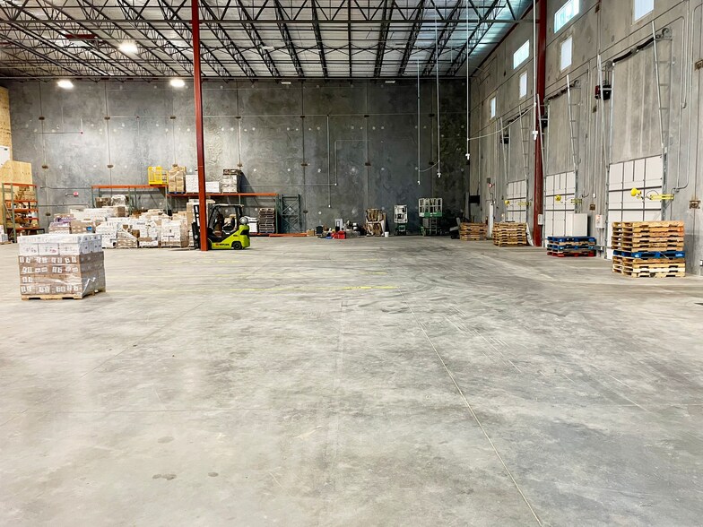 More Photos Of 528 Sunbury Rd, Midway Warehouse For Lease