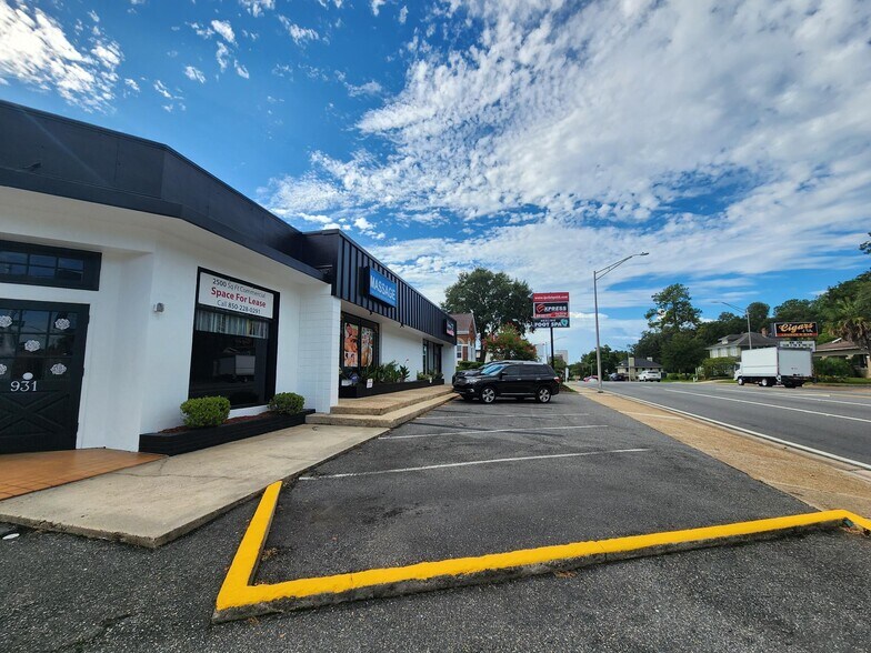 More Photos Of 927-931 N Monroe St, Tallahassee Freestanding For Sale