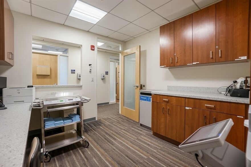 More Photos Of 20 Hope Ave, Waltham Medical For Sale