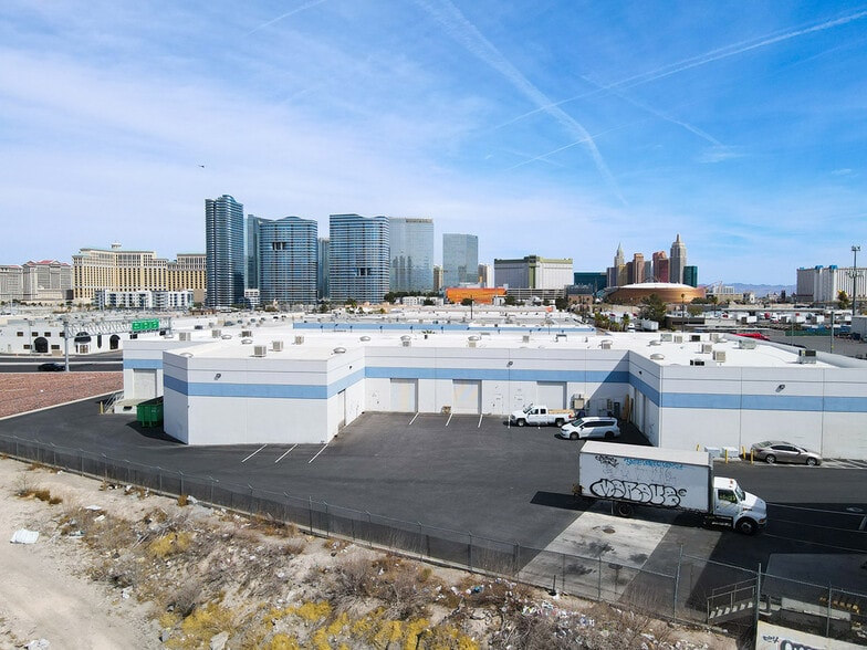 More Photos Of 4699 S Valley View Blvd, Las Vegas Light Manufacturing For Lease