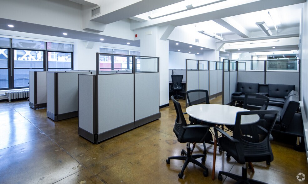 More Photos Of 589 Eighth Ave, New York Loft Creative Space For Lease