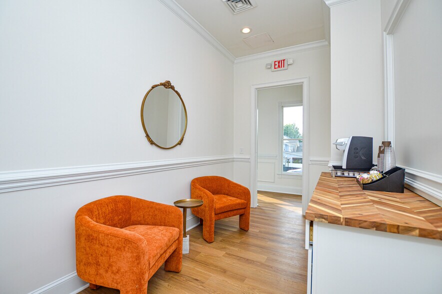 More Photos Of 21000 Torrence Chapel Rd, Cornelius Office Residential For Lease