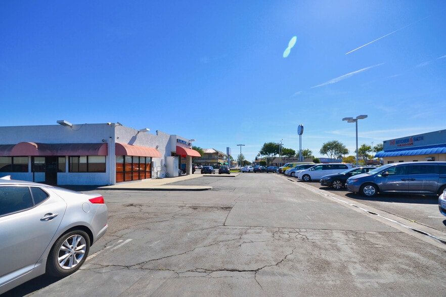 More Photos Of 9841 Garden Grove Blvd, Garden Grove Auto Dealership For Sale