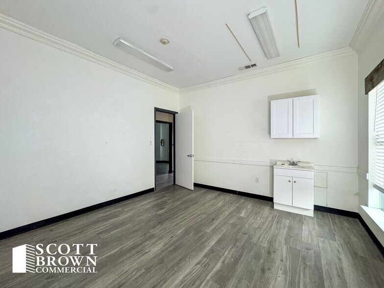More Photos Of 3118 Los Colinas, Denton Office For Lease