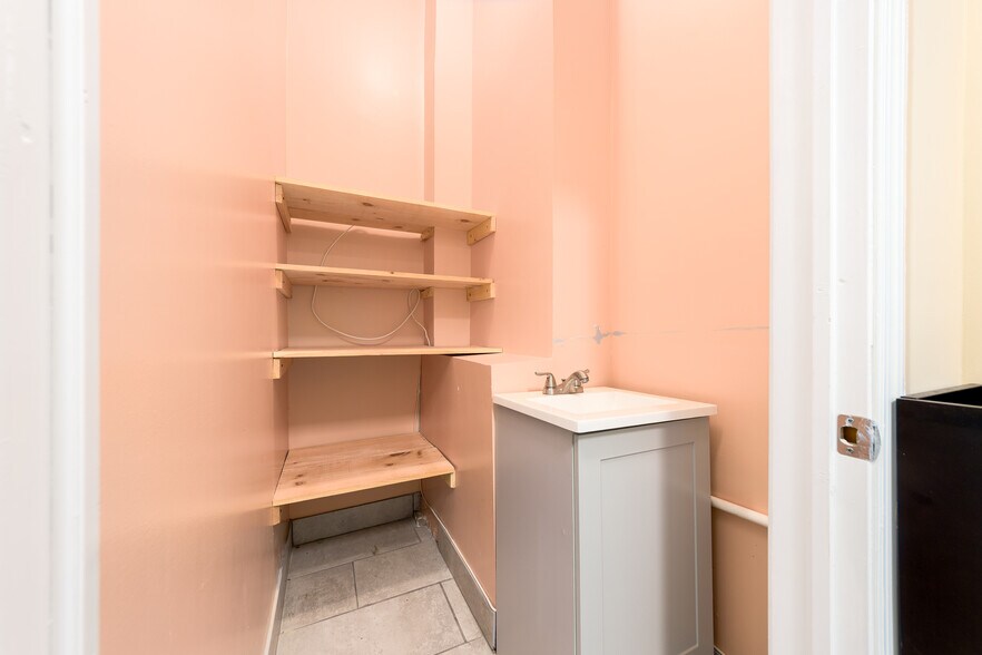 More Photos Of 338 Rogers Ave, Brooklyn Flex For Lease