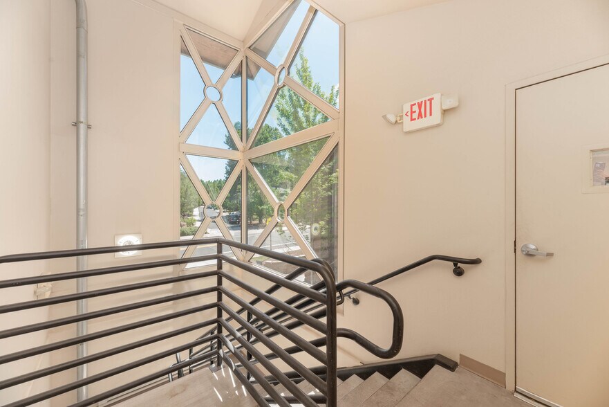More Photos Of 1600 W University Ave, Flagstaff Medical For Sale