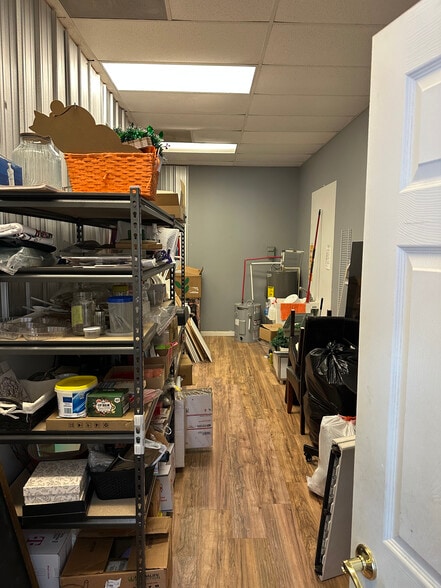 More Photos Of 211 Homer Rd, Commerce Freestanding For Lease