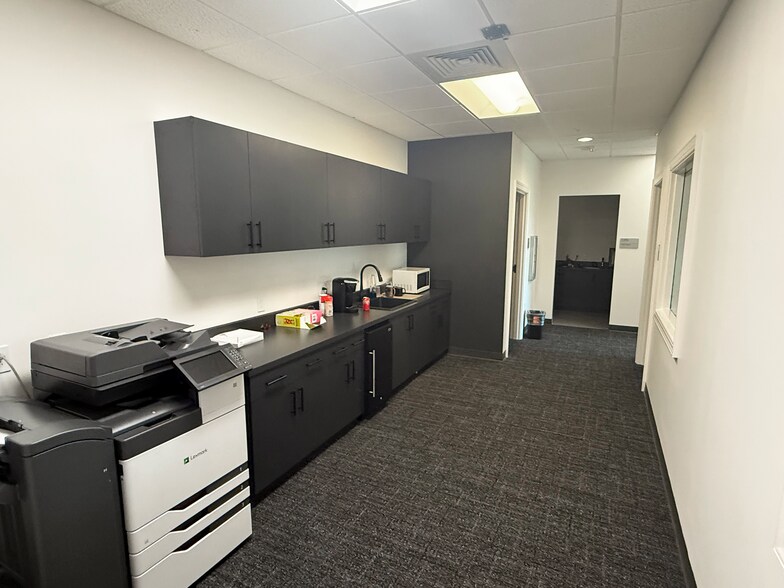 More Photos Of 2501 20th Pl S, Birmingham Office For Lease