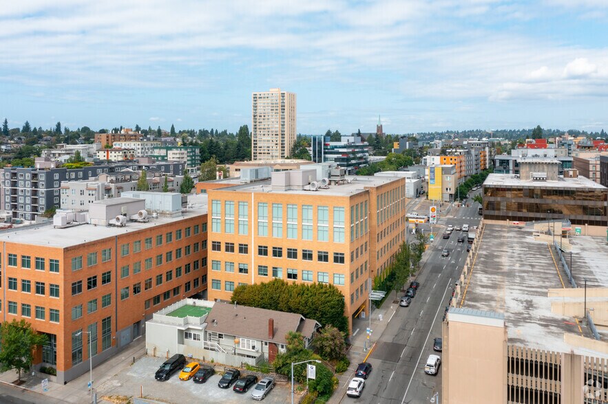 More Photos Of 4311 11th Ave NE, Seattle Coworking Space