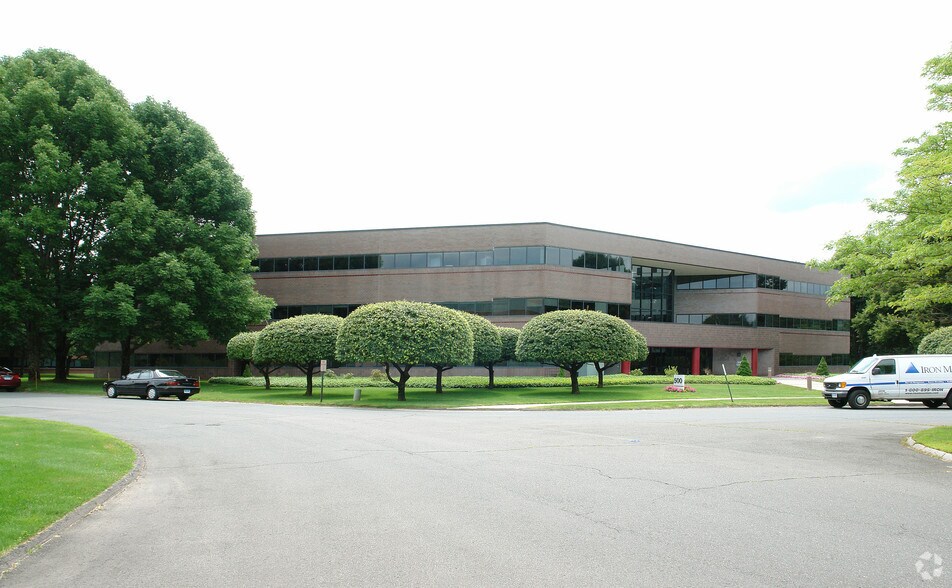 More Photos Of 500 Winding Brook Dr, Glastonbury Office For Lease