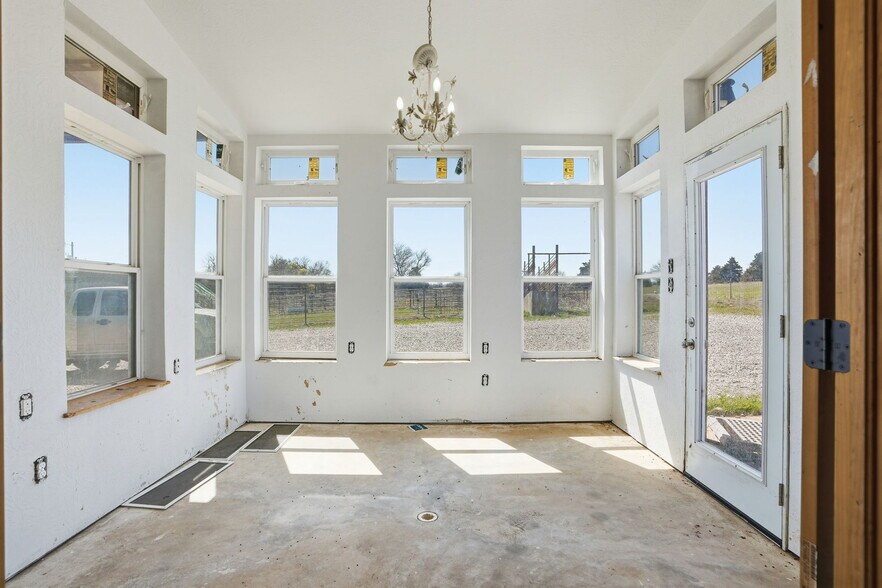 More Photos Of 17052 NE North Dr, Fletcher Flex For Sale