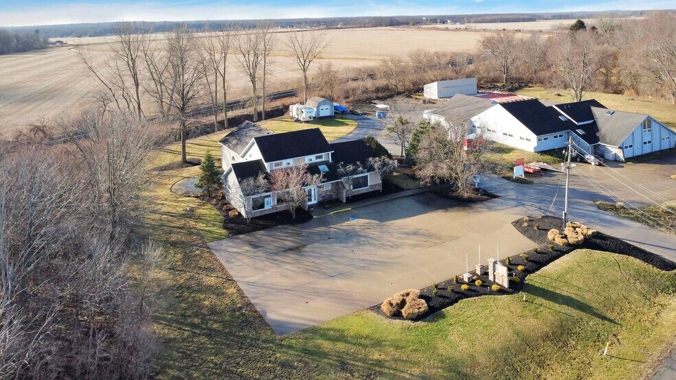 More Photos Of 14006 W Lake Rd, Vermilion Freestanding For Sale