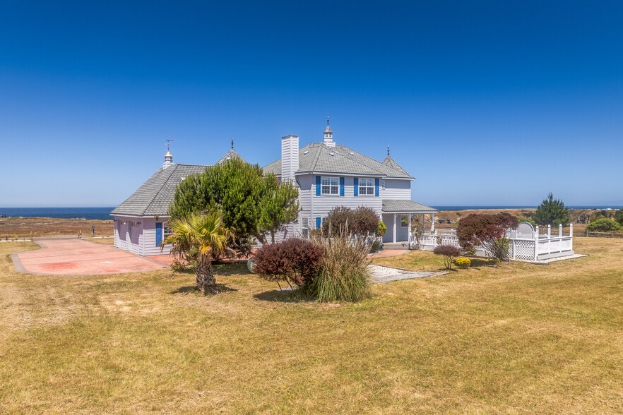 More Photos Of 19351 Del Mar Dr, Fort Bragg Specialty For Sale