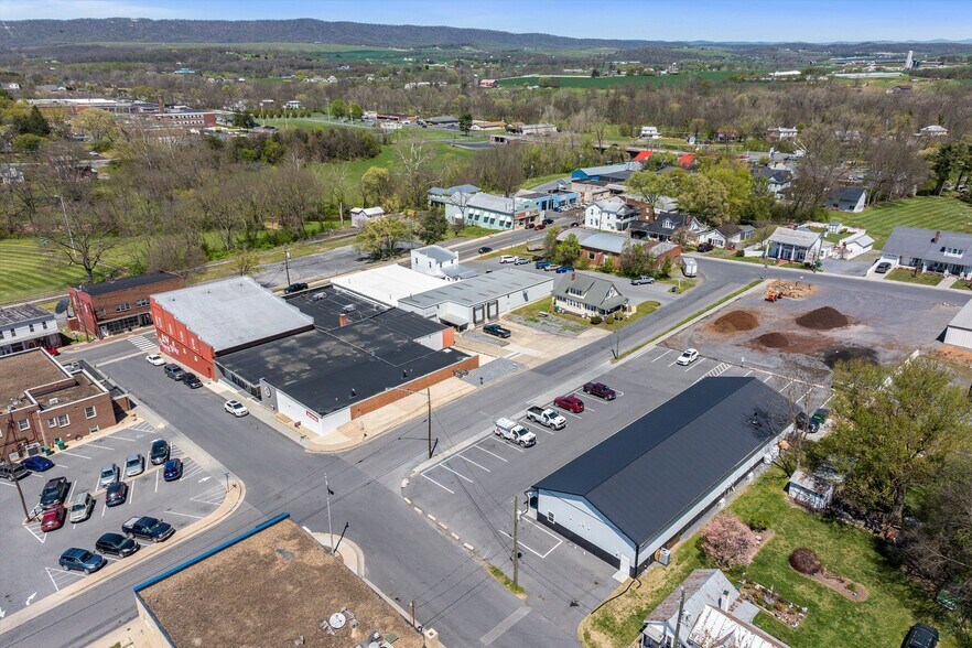 More Photos Of 171 N Central St, Broadway Flex For Sale