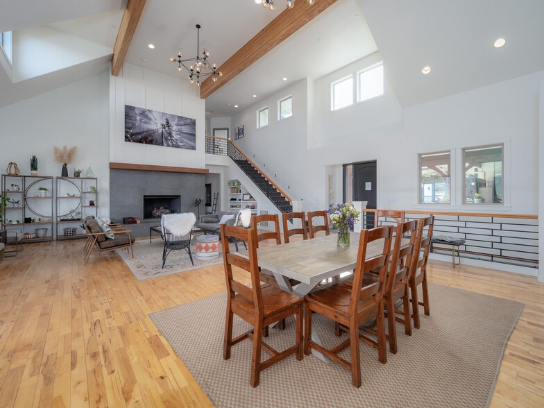 More Photos Of 20300 NE Highway 240, Newberg Hotel For Sale