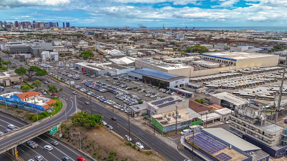 More Photos Of 2295 N King St, Honolulu Land For Sale