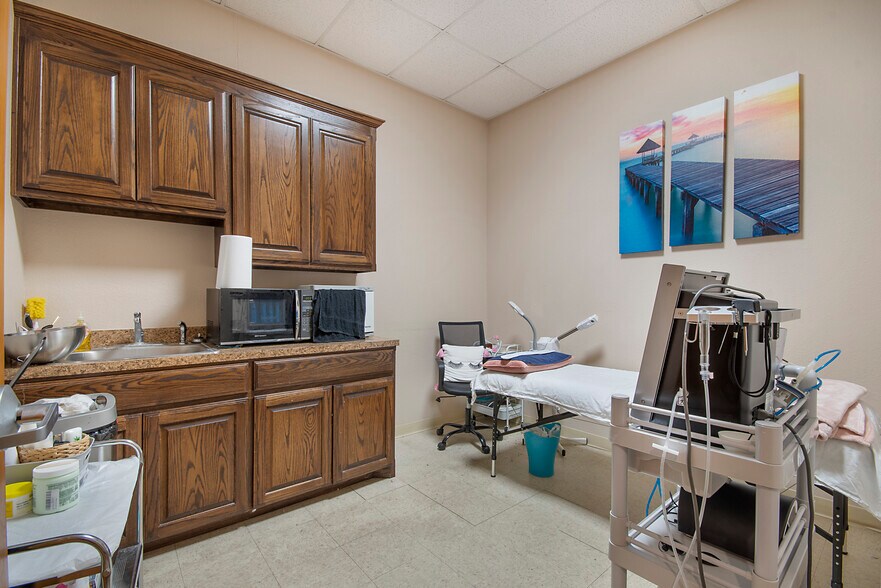 More Photos Of 1834-1836 Keller Pky, Keller Loft Creative Space For Lease