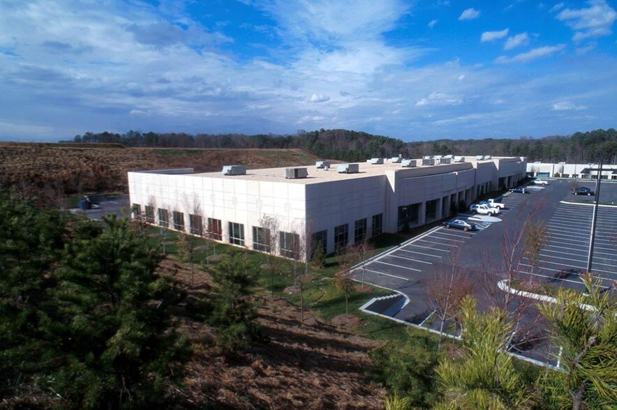 More Photos Of 2435 Commerce Ave, Duluth Unknown For Lease