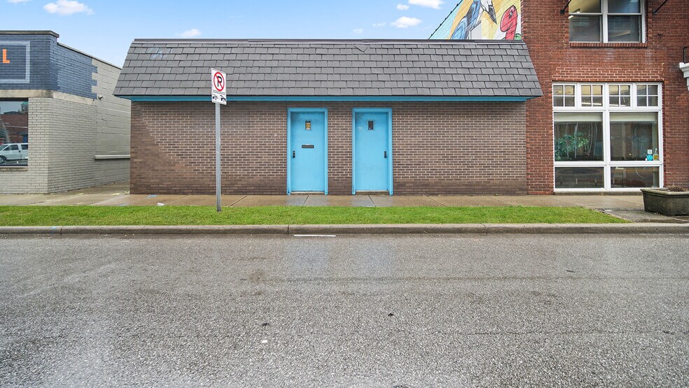 More Photos Of 1135 S Shelby St, Indianapolis Freestanding For Lease