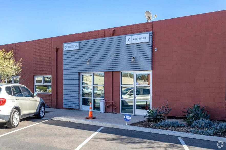 More Photos Of 10451-10455 Roselle St, San Diego Unknown For Lease