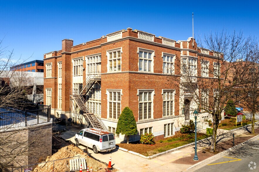 More Photos Of 330 S Greene St, Greensboro Office For Lease