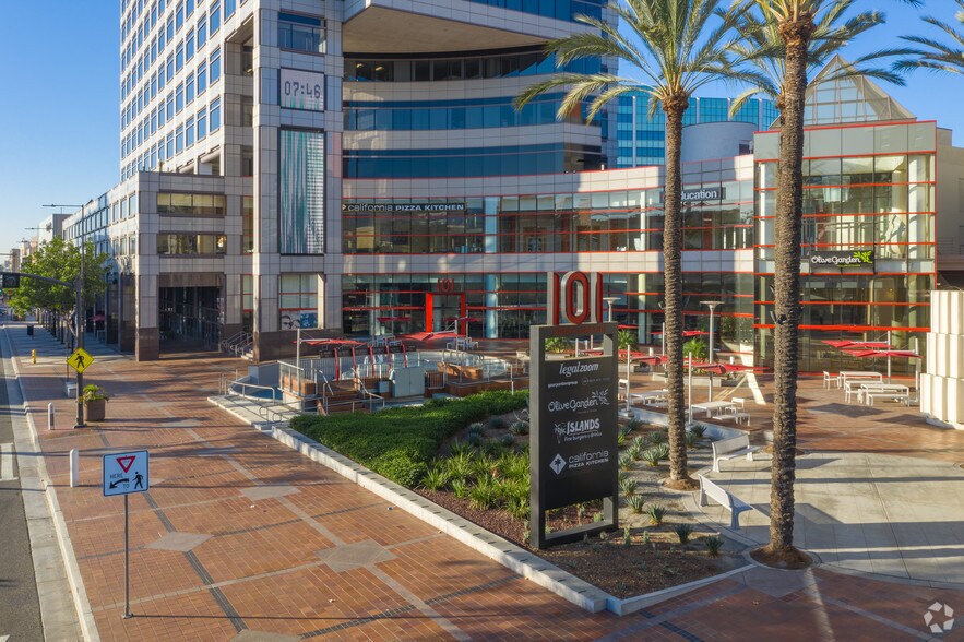 More Photos Of 101 N Brand Blvd, Glendale Office For Lease