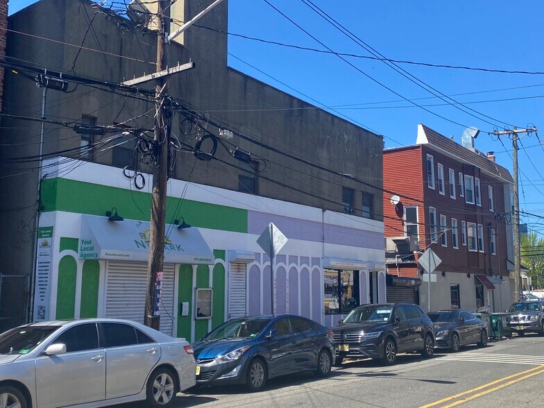 Primary Photo Of 8-10 Alyea St, Newark Storefront For Lease