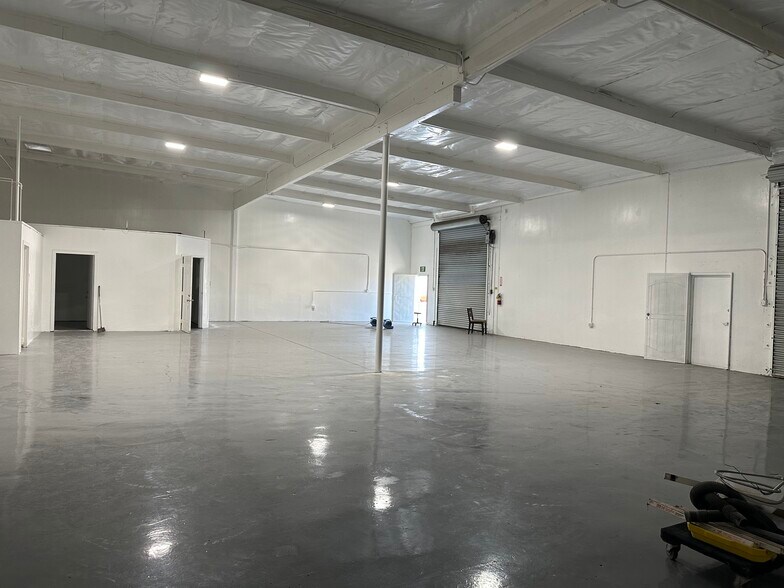 More Photos Of 5102-5108 Azusa Canyon Rd, Irwindale Unknown For Lease