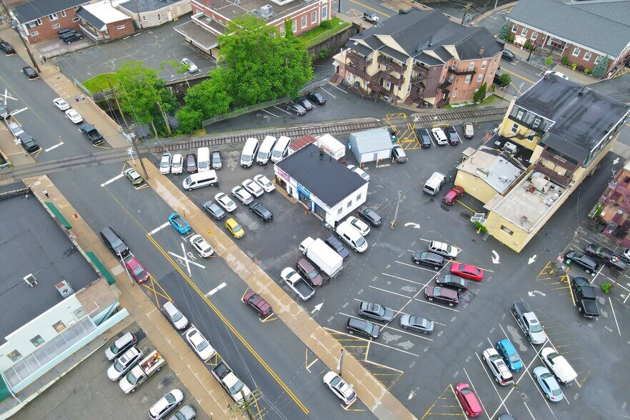 More Photos Of 33 N Morris St, Dover Auto Repair For Sale