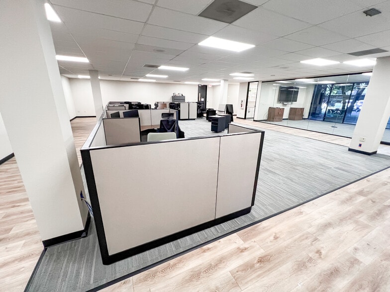 More Photos Of 3300 N A St, Midland Office For Lease