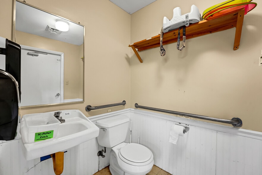 More Photos Of 7828 S Northshore Dr, Knoxville Schools For Sale