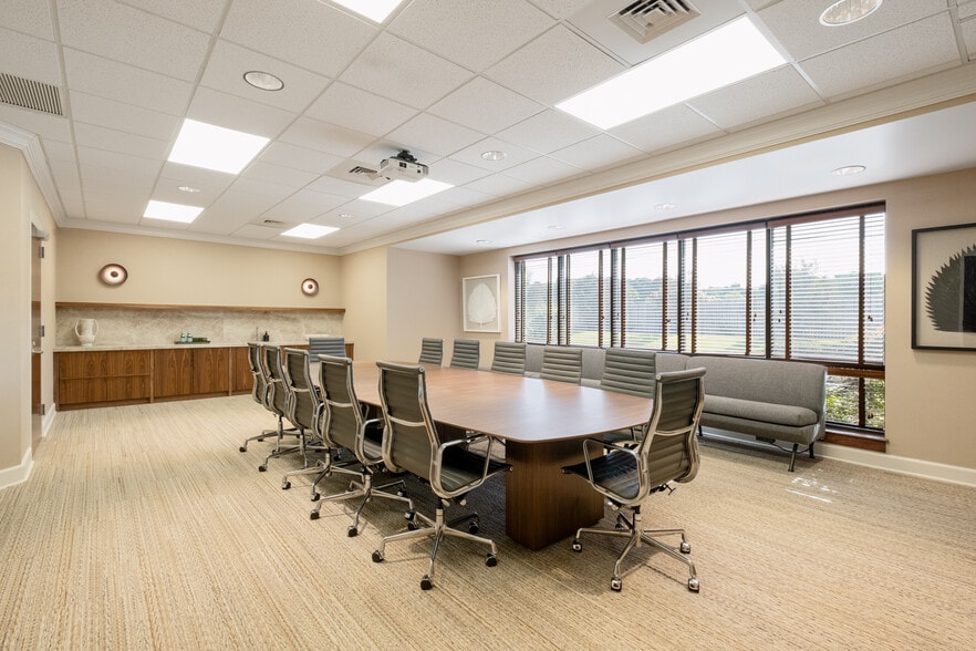 More Photos Of 1213 Culbreth Dr, Wilmington Office For Lease