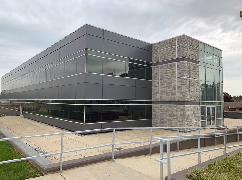 More Photos Of 75 S Houcks Rd, Harrisburg Office For Sale