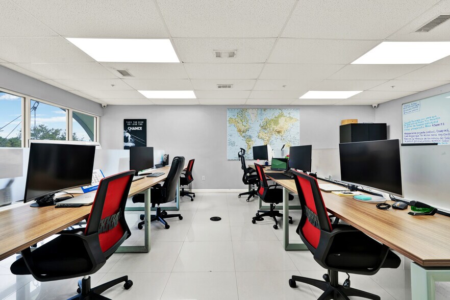 More Photos Of 7770 NW 46th St, Doral Warehouse For Sale