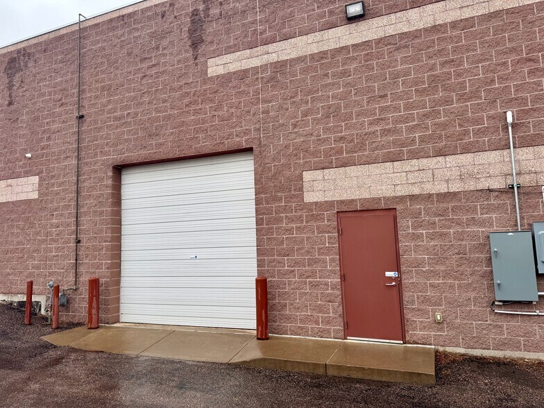 More Photos Of 1075 Ford St, Colorado Springs Warehouse For Lease