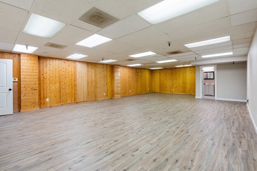 More Photos Of 322-332 SE 82nd Ave, Portland Storefront Retail Office For Lease