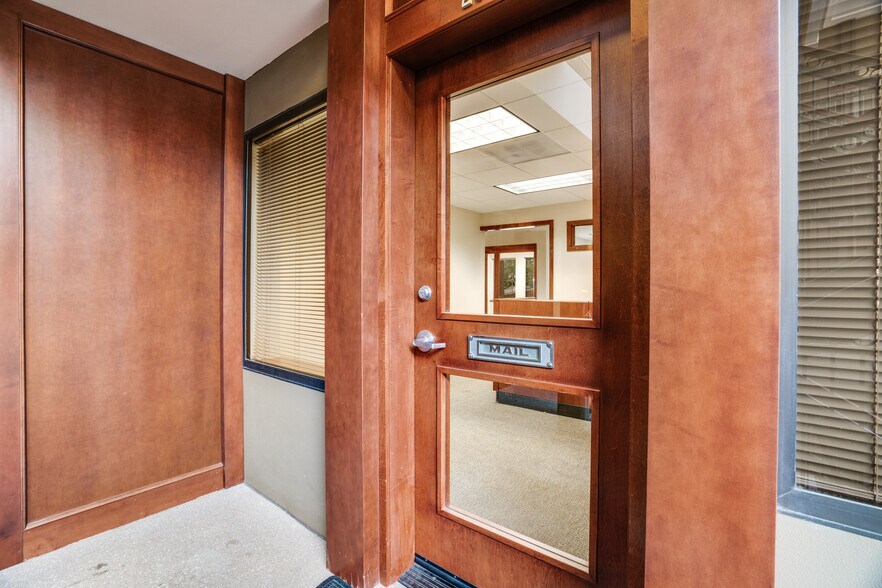 More Photos Of 705 S 9th St, Tacoma Office For Sale