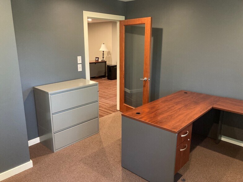 More Photos Of 500 Cascade West Pky SE, Grand Rapids Office For Lease