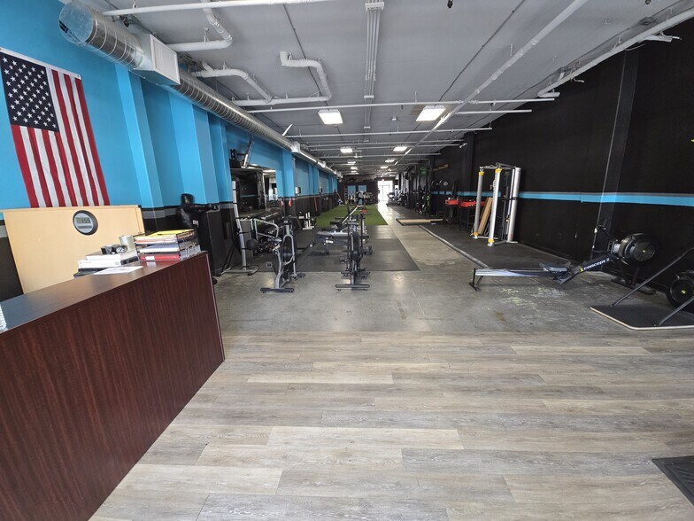 More Photos Of 7433 Monterey St, Gilroy Storefront Retail Residential For Lease