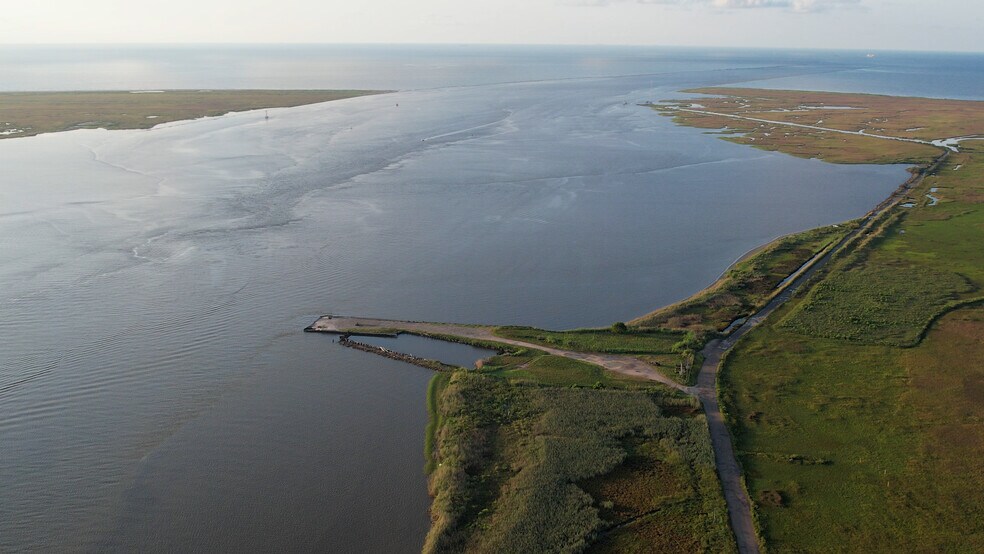 More Photos Of 9080 S 1st St, Sabine Pass Land For Sale