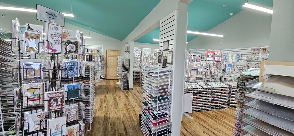 More Photos Of 2235 N Clairemont Ave, Eau Claire Freestanding For Sale