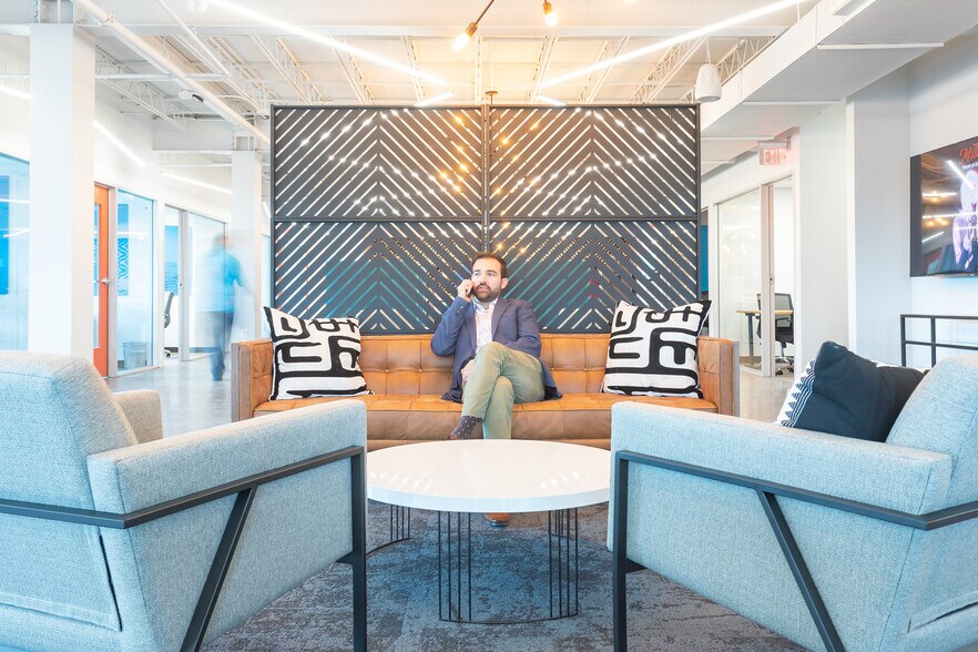 More Photos Of 333 3rd Ave N, Saint Petersburg Coworking Space