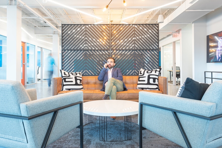 More Photos Of 333 3rd Ave N, Saint Petersburg Coworking Space