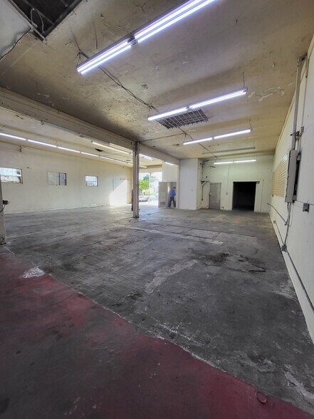 More Photos Of 3700 S Main St, Los Angeles General Retail For Lease