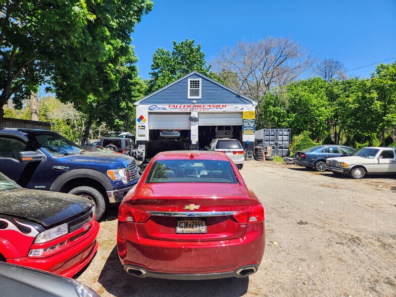More Photos Of 90 Old Quogue Rd, Riverhead Apartments For Sale