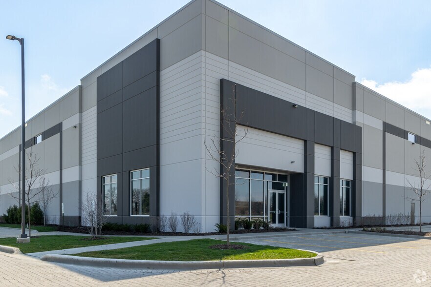 More Photos Of 4051 E Main St, Saint Charles Unknown For Lease