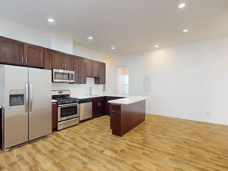 More Photos Of 1227 W 30th St, Los Angeles Apartments For Sale