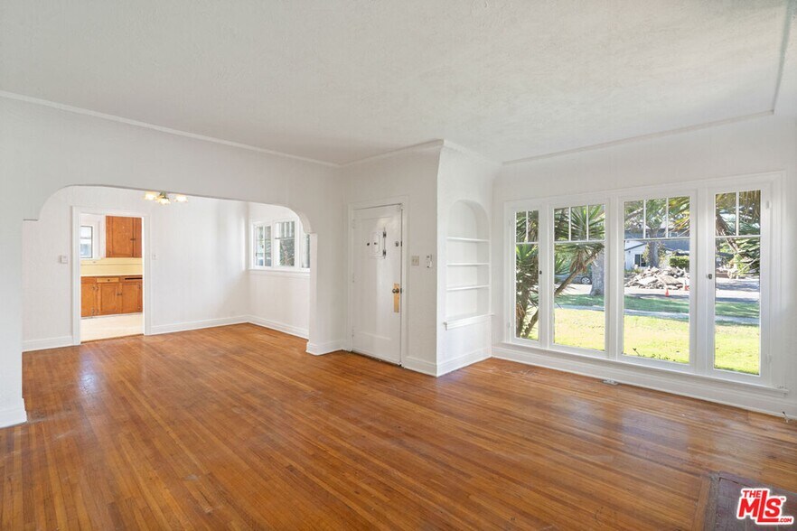 More Photos Of 3938 East Blvd, Los Angeles Multifamily For Sale